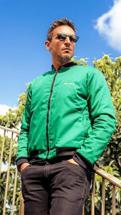 Bomber verde escuro com logotipo bordado em dourado