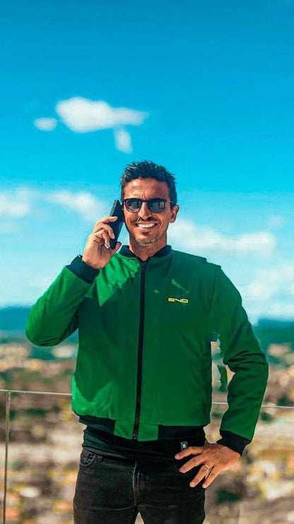 Bomber verde escuro com logotipo bordado em dourado